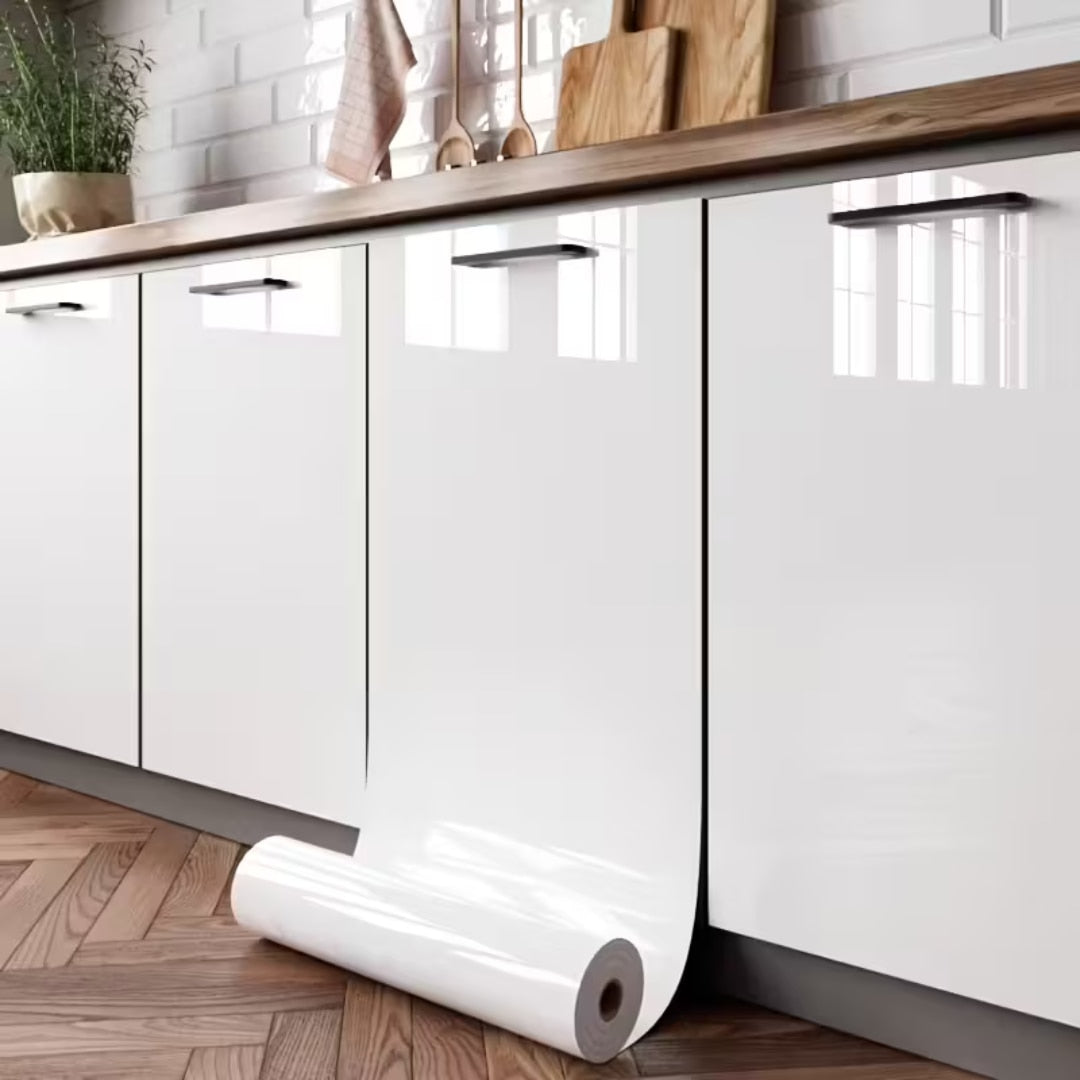Folie Autoadeziva Alba SoSar® 10 m x 60 cm, Tip Rola, Impermeabila si Rezistenta la Grasimi, Pentru Bucatarie, Blaturi si Mobilier, Suprafata Lucioasa
