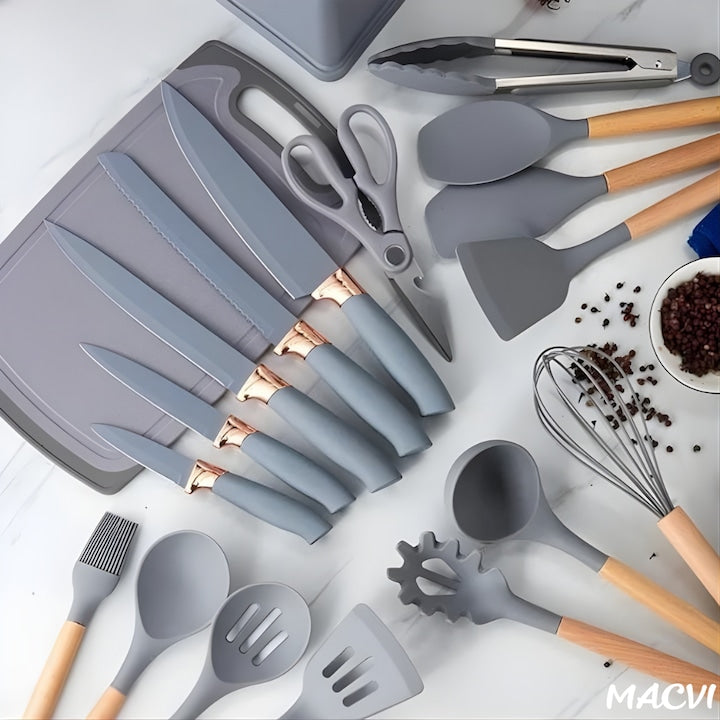 Set Ustensile Bucatarie Macvi® 19 Piese Silicon Termorezistent si Bambus, Cutite Inox, Suport Organizator Compact, Design Gri Elegant