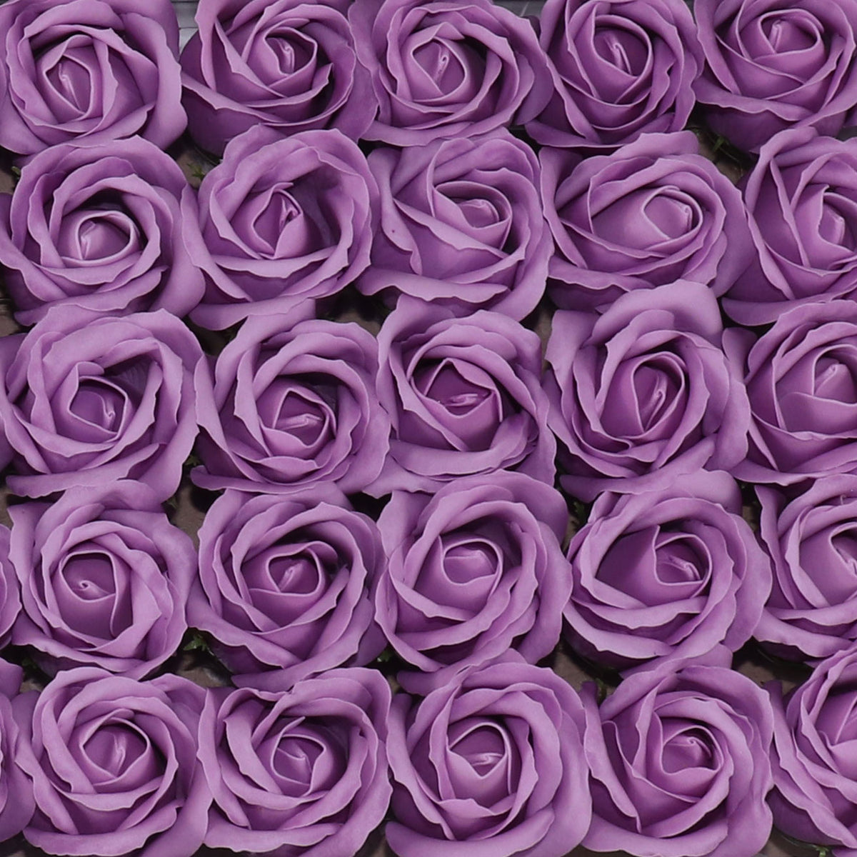 Set 50 trandafiri din sapun, 5x5 cm, calitate premium, decor si cadou elegant, Mov lavanda