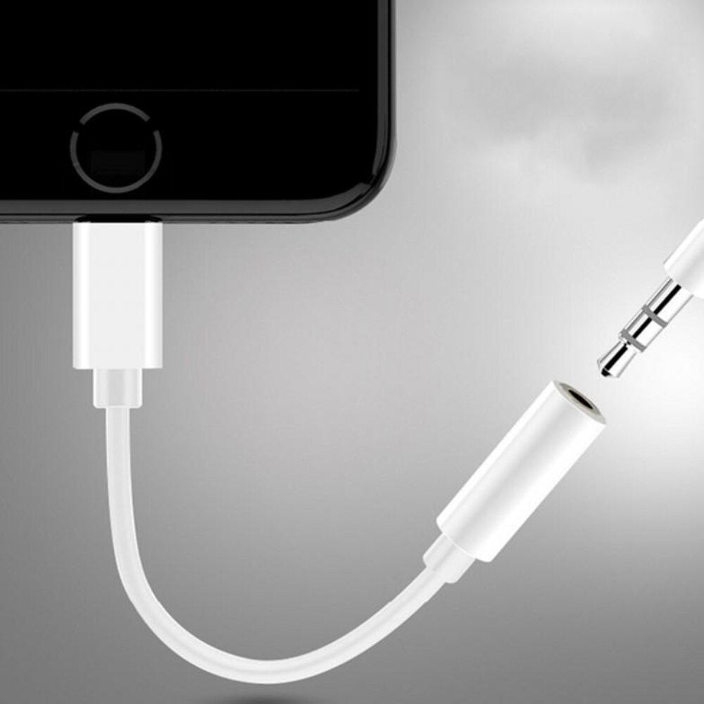 Adaptor audio Lightning la Jack 3.5 mm Macvi, alb, compact, constructie din cupru