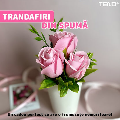 Mini Buchet de Trandafiri din Sapun Teno®, 3 fire, ursulet adorabil inclus, cutie de protectie transparenta, ideal pentru orice ocazie, design elegant, roz deschis