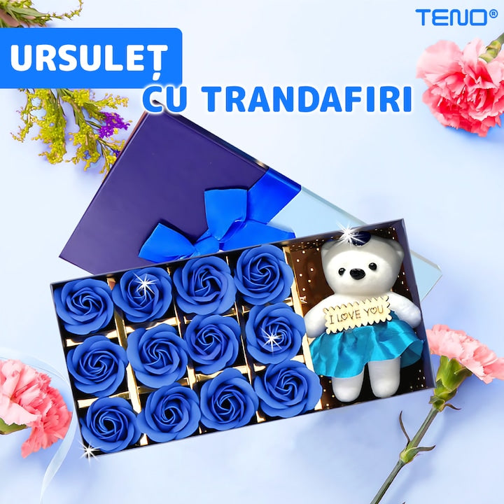 Ursulet cu Trandafiri din Sapun Teno®, cutie in forma patrata cu buline, mesaj pe tablita din lemn ”I LOVE YOU”, 12trandafiri, fustita si cristal, albastru regal