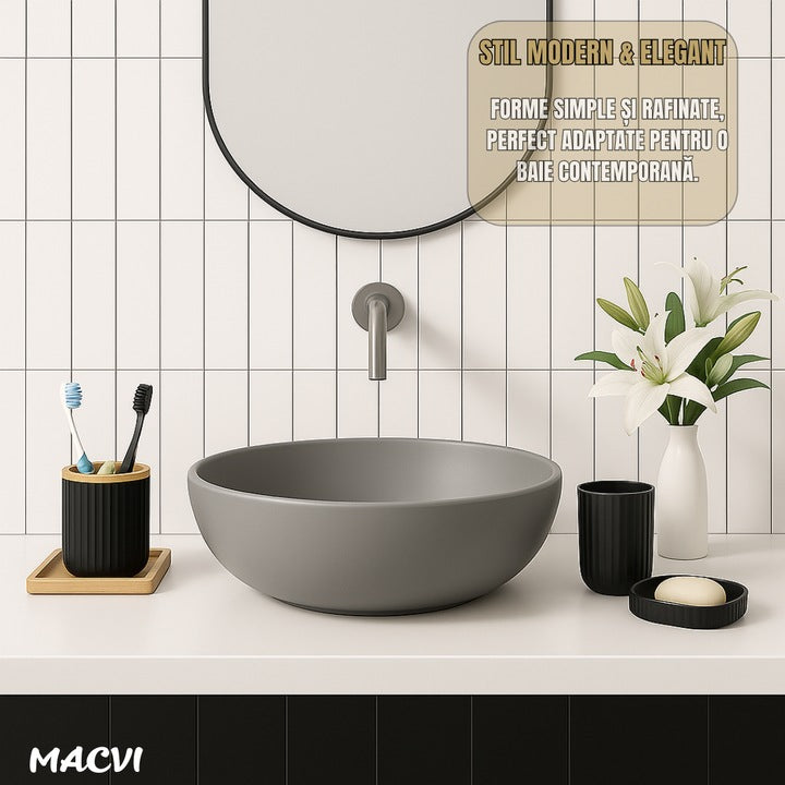 Set Baie Macvi® 6 Piese Negru Mat cu Accente de Lemn, Cos Gunoi, Perie WC, Dozator Sapun, Suport Periute, Pahar si Sapuniera