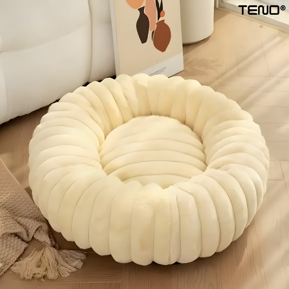 Pat Animale Teno®, captusit, moale, pufos si calduros, pentru caini si pisici, diametru 90 cm, baza anti-alunecare, design dungat, bej