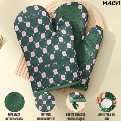 Set 2 manusi pentru cuptor sau gratar Macvi®, rezistenta pana la 350°C, umplutura din lana, material textil si cauciuc, model verde
